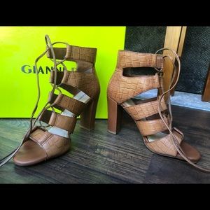 Gianni Bini Zeta heels 6.5